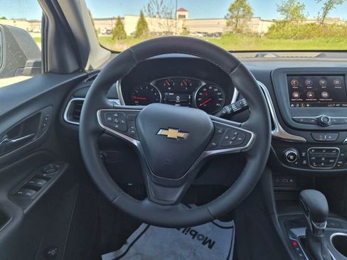 Used 2024 Chevrolet Equinox LT FWD image 19