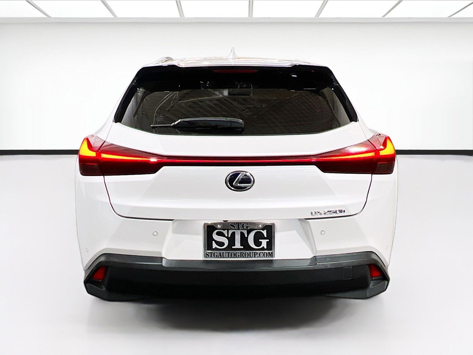 Used 2021 Lexus UX 250h w/ Accessory Package (Z1) AWD/4WD image 5