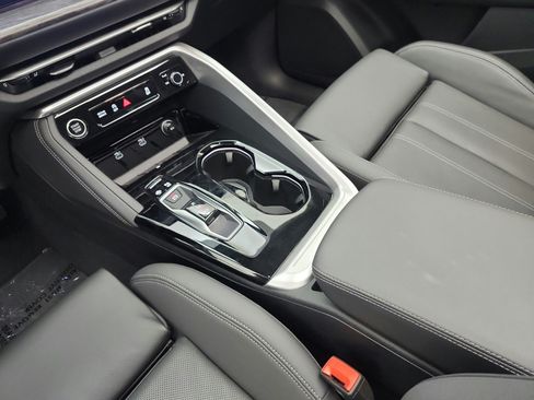 Used 2025 Audi Q5 Prestige AWD/4WD image 11
