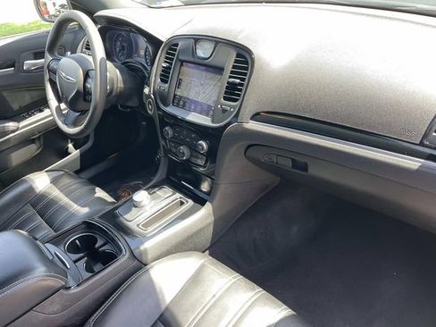 Used 2022 Chrysler 300 S w/ Safetytec Plus Group RWD image 37