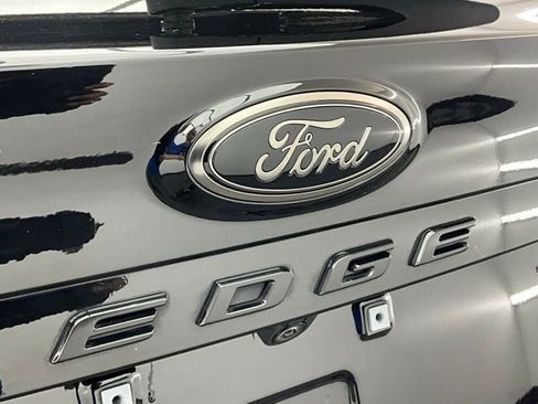 Used 2023 Ford Edge SE w/ Black Appearance Package AWD/4WD image 23