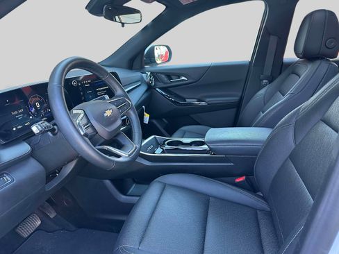 Used 2025 Chevrolet Equinox LT w/ Convenience Package II image 14