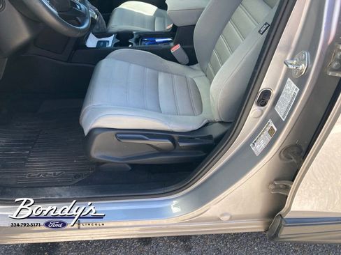 Used 2020 Honda CR-V LX image 5