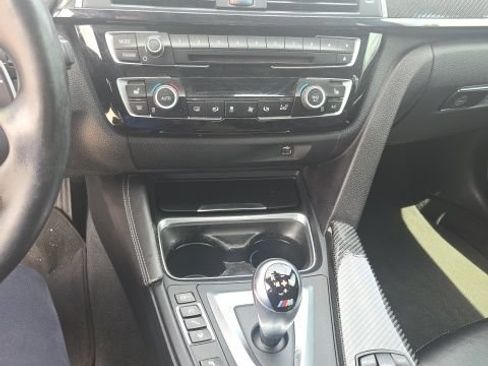 Used 2017 BMW M3 RWD image 15
