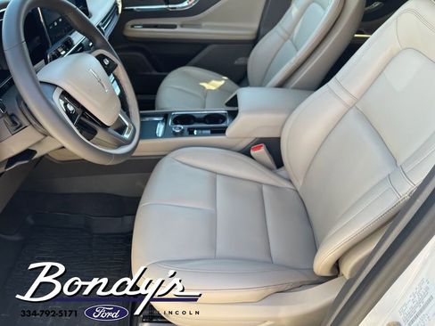 Used 2024 Lincoln Corsair FWD image 10