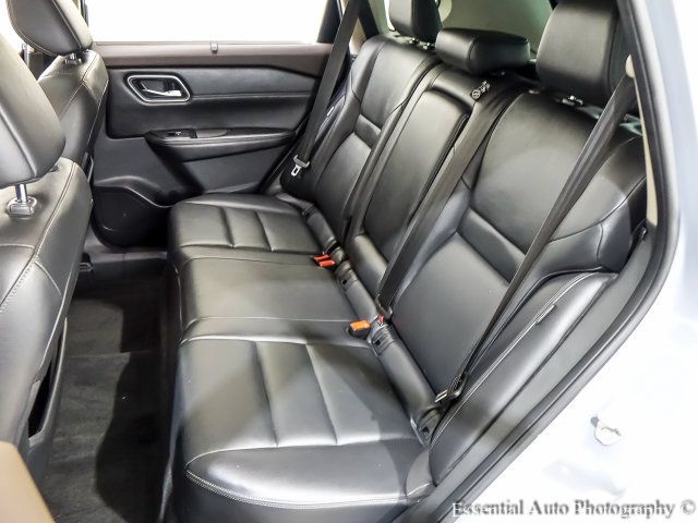 Used 2021 Nissan Rogue SL AWD/4WD image 12