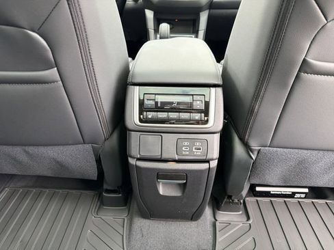 New 2026 Subaru Ascent Limited AWD/4WD image 22