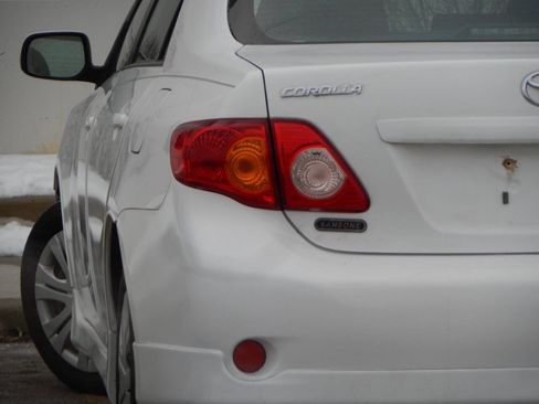 Used 2009 Toyota Corolla S FWD image 1