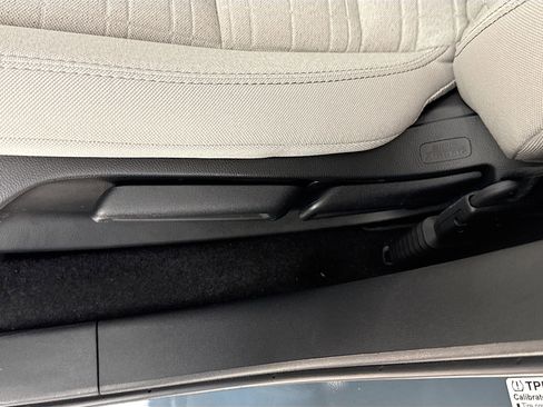 Certified 2026 Honda HR-V LX image 22