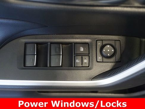 Used 2024 Toyota RAV4 XLE AWD/4WD image 5