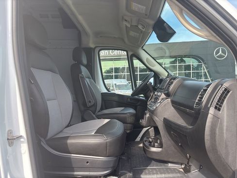 Used 2025 RAM ProMaster 2500 w/ Convenience Group image 26