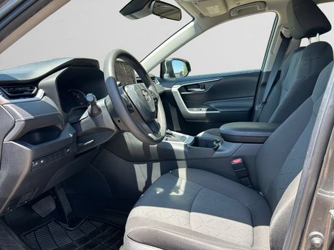 Used 2023 Toyota RAV4 XLE FWD image 10