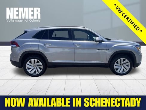 Certified 2022 Volkswagen Atlas Cross Sport SE AWD/4WD image 8