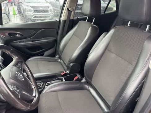 Used 2019 Buick Encore Preferred image 4