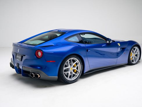Used 2016 Ferrari F12 Berlinetta RWD image 5