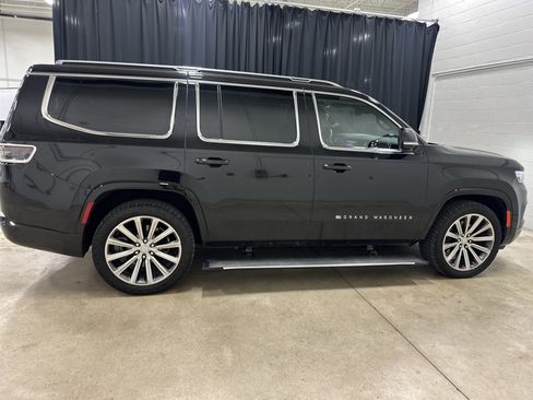 Used 2022 Jeep Grand Wagoneer Series II w/ Convenience Group III AWD/4WD image 11