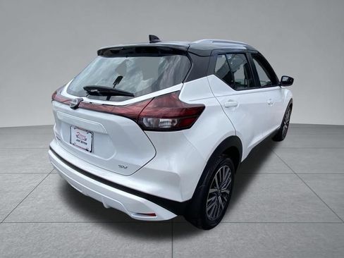 Used 2023 Nissan Kicks SV FWD image 16