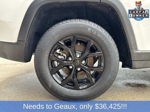 Used 2025 Jeep Grand Cherokee Altitude AWD/4WD image 19