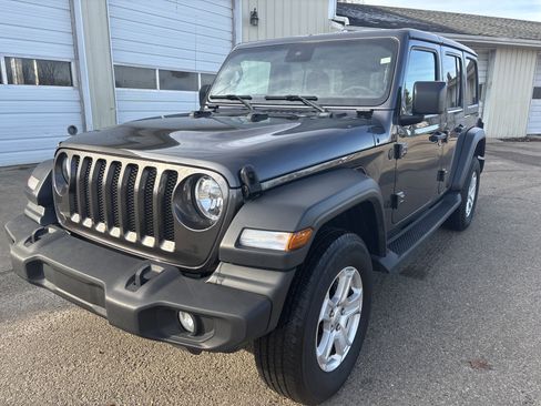 Used 2023 Jeep Wrangler Sport S image 14