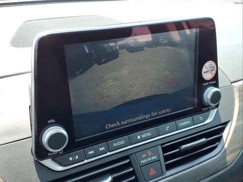 Used 2024 Nissan Altima 2.5 SV FWD image 22