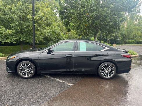 Used 2024 Lexus ES 350 w/ Premium Package FWD image 2