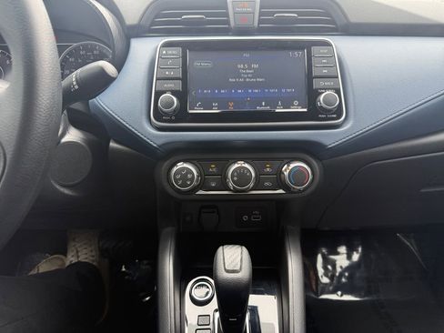 Used 2025 Nissan Versa SV w/ Trunk Package FWD image 15