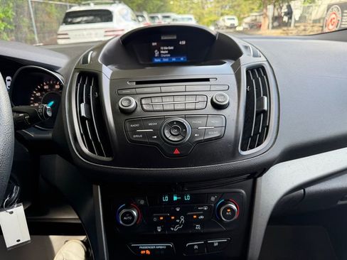 Used 2017 Ford Escape SE AWD/4WD image 15