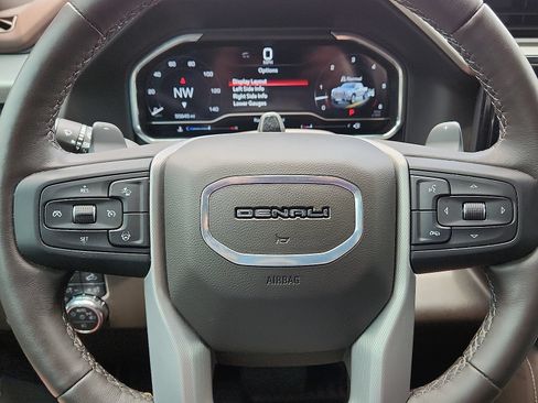Used 2025 GMC Sierra 1500 Denali AWD/4WD image 25