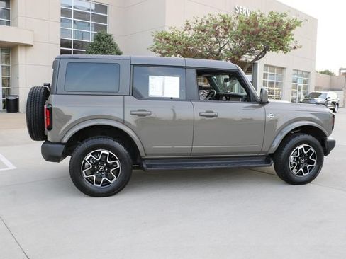 Used 2025 Ford Bronco Outer Banks AWD/4WD image 7