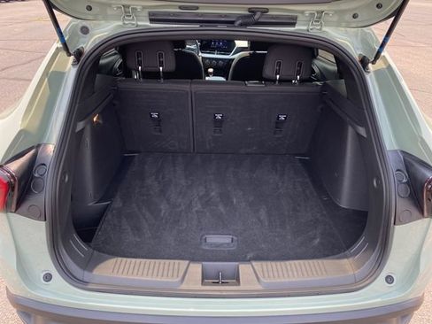 Certified 2024 Chevrolet Trax RS w/ Sunroof Package FWD image 21
