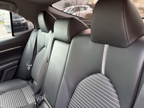 Used 2024 Toyota Camry SE image 15