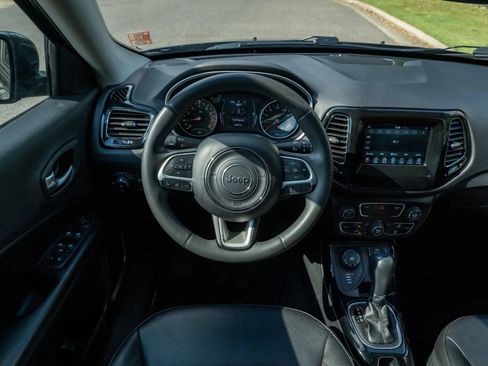 Used 2021 Jeep Compass Latitude AWD/4WD image 18