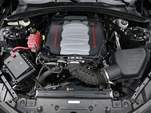 Used 2023 Chevrolet Camaro LT RWD image 15