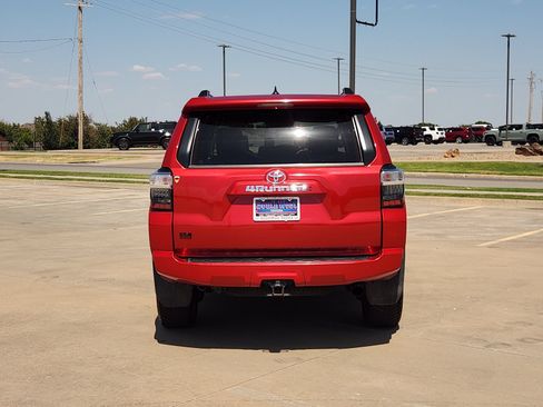 Used 2021 Toyota 4Runner SR5 Premium AWD/4WD image 8