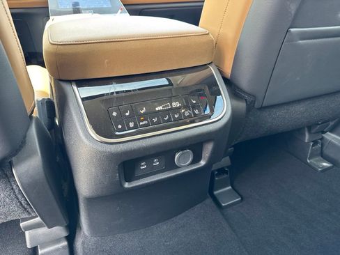 Used 2025 INFINITI QX80 Sensory AWD/4WD image 13