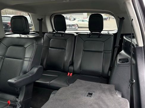 Used 2025 Lincoln Aviator AWD image 17