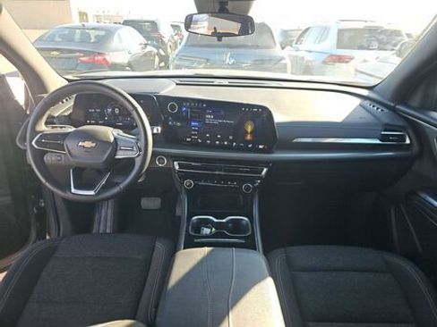 Used 2024 Chevrolet Traverse LT image 6