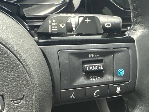Used 2022 Nissan Pathfinder SL AWD/4WD image 14