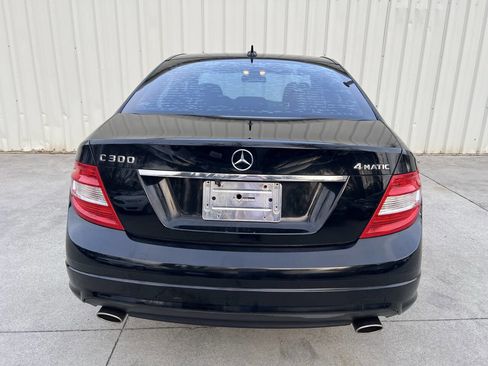 Used 2010 Mercedes-Benz C 300 4MATIC Sedan image 4