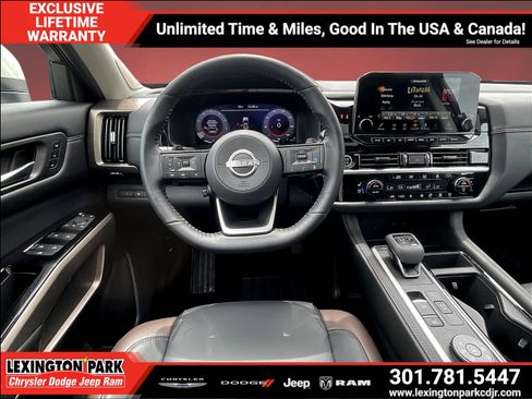 Used 2024 Nissan Pathfinder Platinum AWD/4WD image 8