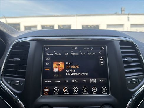 Used 2018 Jeep Grand Cherokee Trailhawk w/ Trailhawk Luxury Group AWD/4WD image 23
