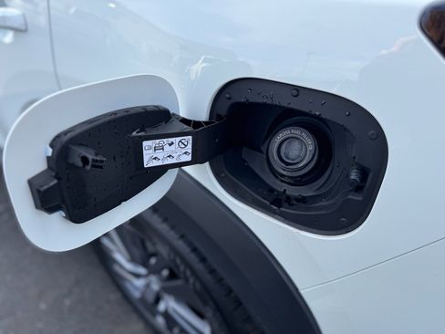 Used 2022 Nissan Pathfinder S image 20