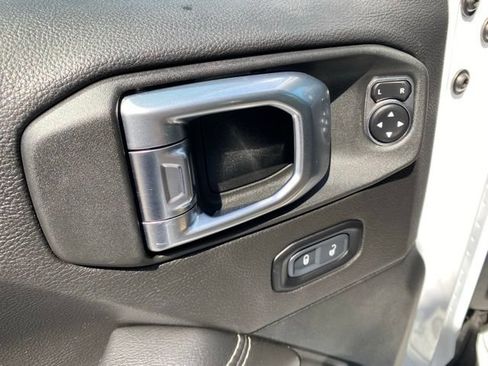 Used 2023 Jeep Wrangler Unlimited Sahara w/ LED Lighting Group AWD/4WD image 23