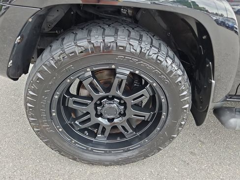 Used 2018 Toyota 4Runner SR5 Premium AWD/4WD image 36