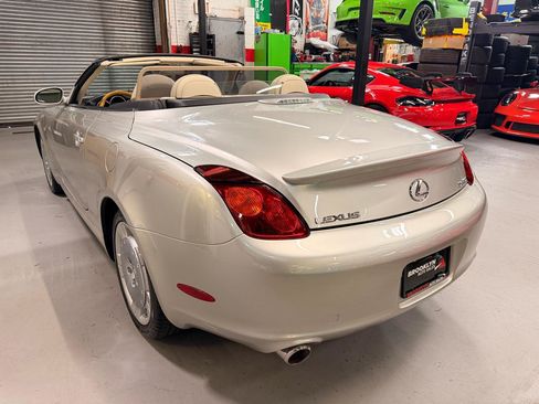 Used 2004 Lexus SC 430 Convertible RWD image 8