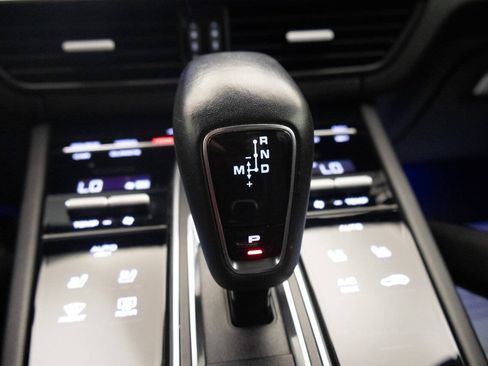 Used 2021 Porsche Cayenne GTS AWD/4WD image 28