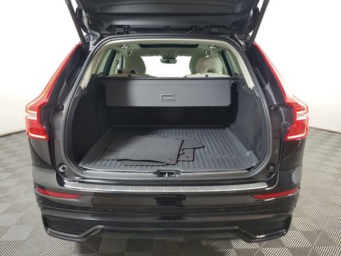 Used 2023 Volvo XC60 B5 Plus w/ Climate Package AWD/4WD image 11