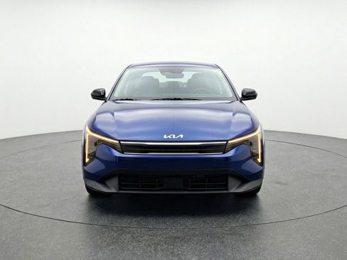Used 2025 Kia K4 LXS image 2
