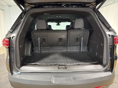Used 2023 Chevrolet Traverse LT w/ LPO, Floor Liner Package AWD/4WD image 8