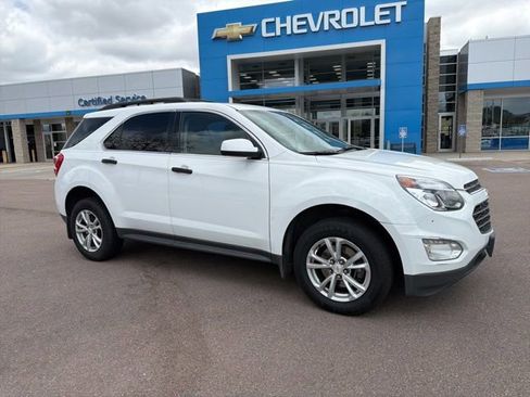 Used 2017 Chevrolet Equinox LT w/ Convenience Package AWD/4WD image 1